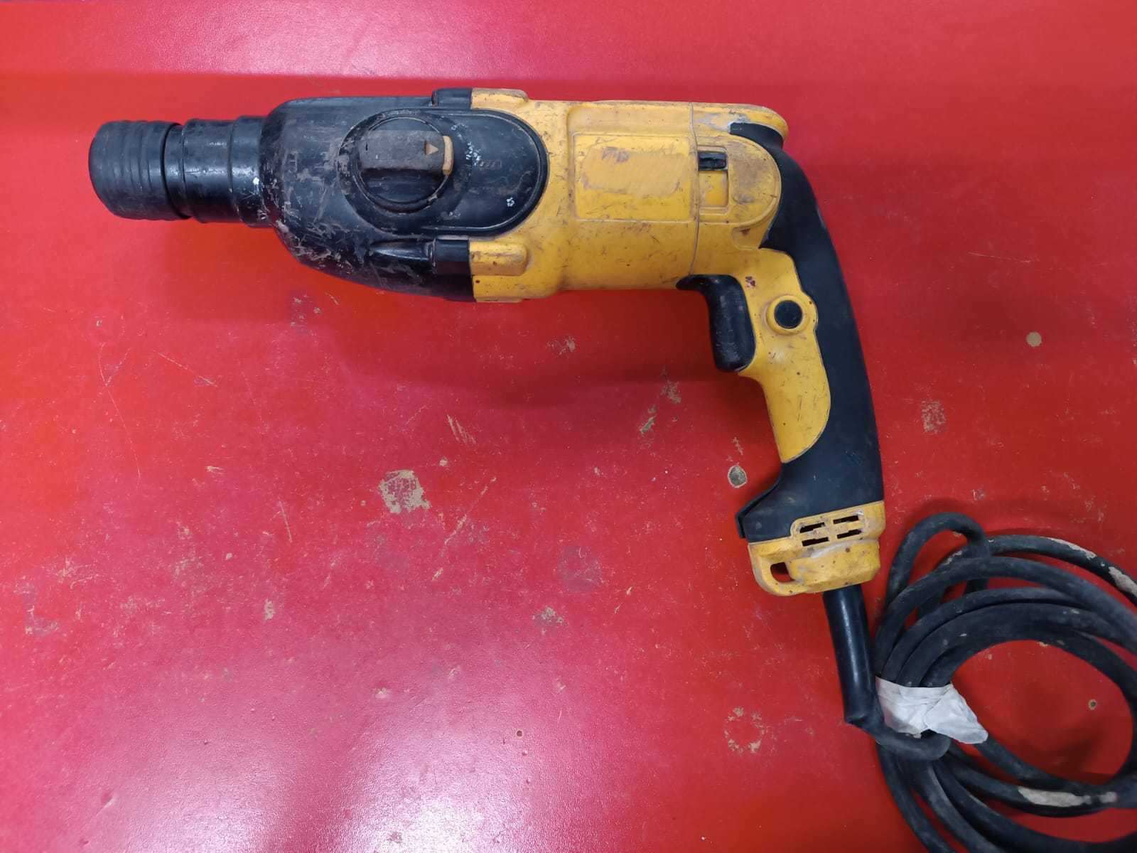 Precio 65,00 DeWalt D25013B3 ROTOMARTILLO, DEWALT