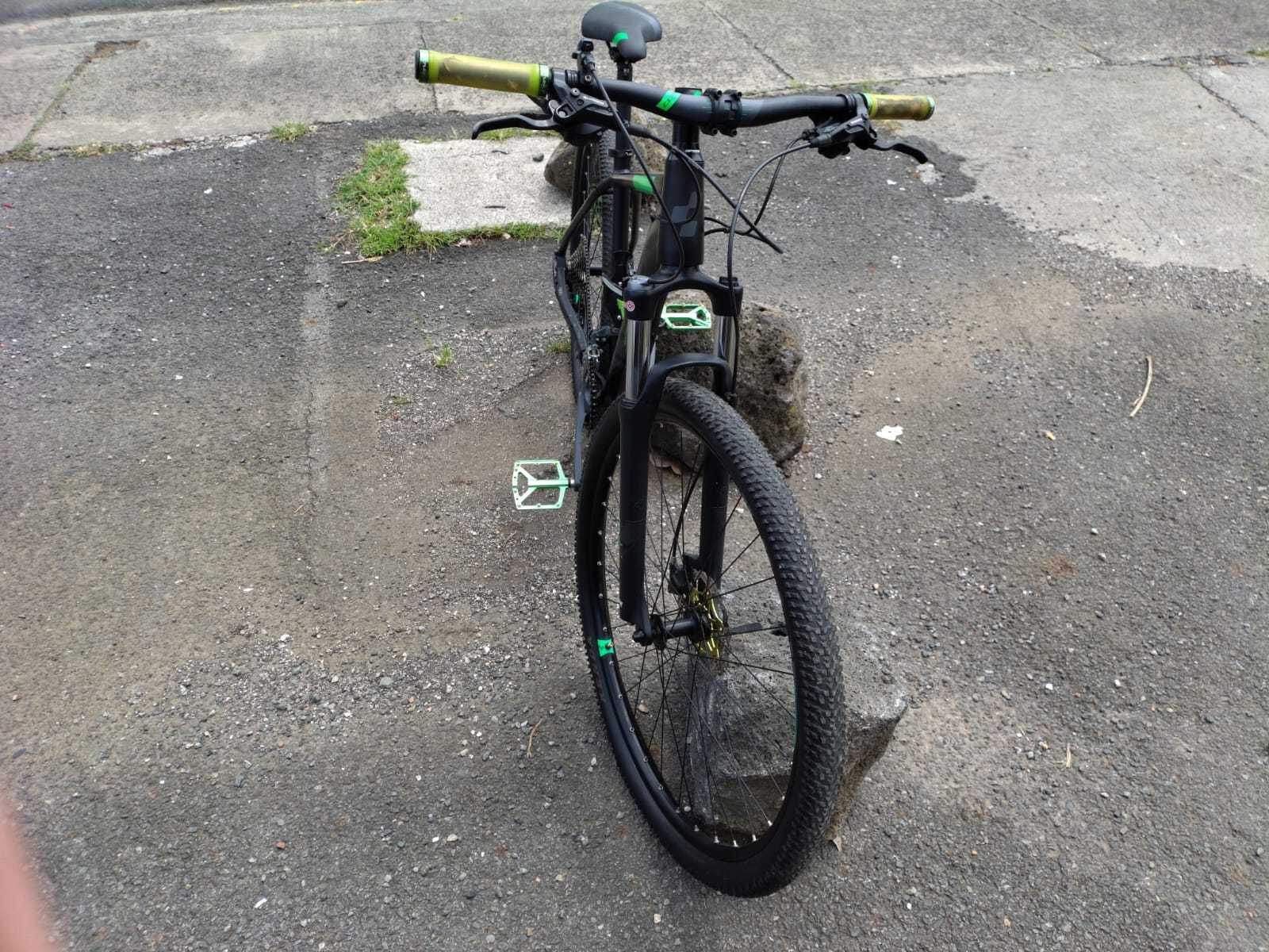 Precio 220 000,00 cube aim sl Bicicleta 29 CUBE AIM SL  3x9 con bloqueo de suspension y frenos de disco hidraulicos