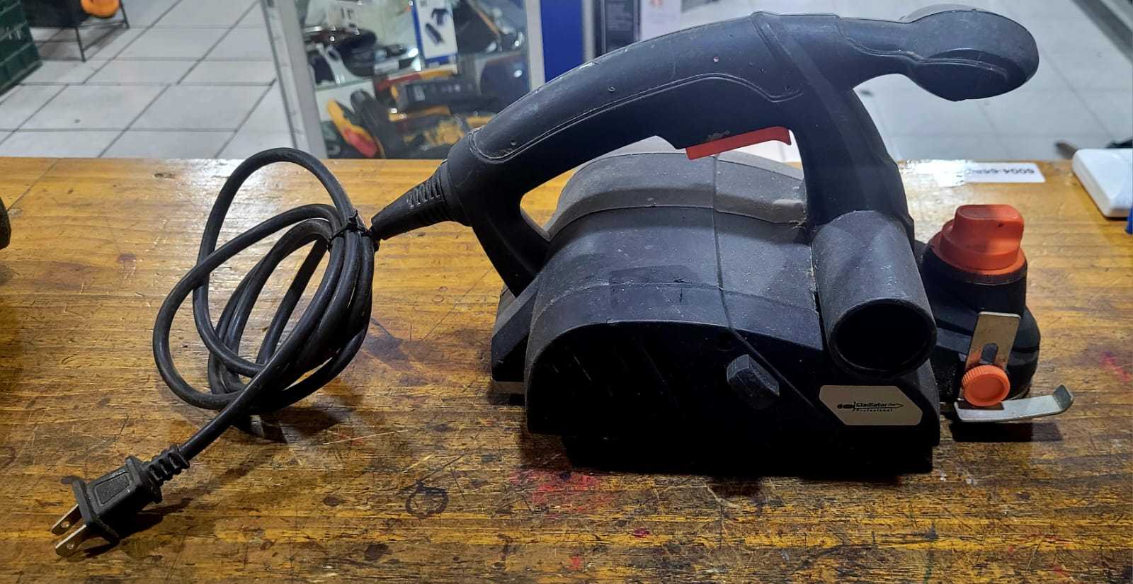 Precio 35 000,00 gladiador  Cepillo electrico para madera