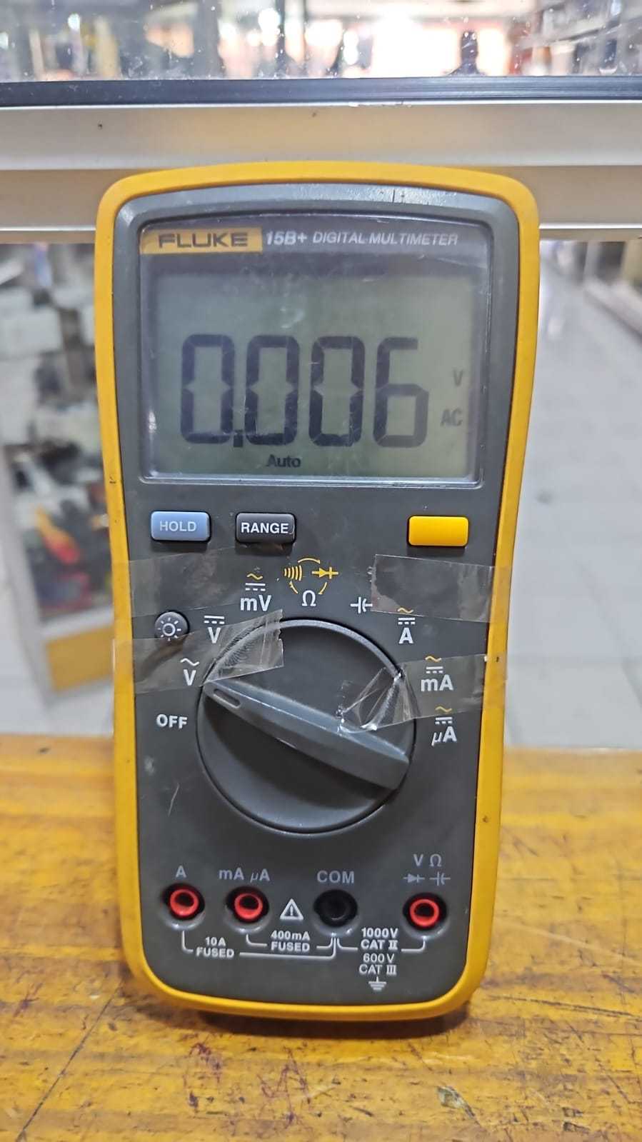 Precio 65 000,00 fluke 15b Multímetro digital de agujas mide mediciones de voltaje y corriente de CACC de hasta 1000v y 10 junto con resistencia