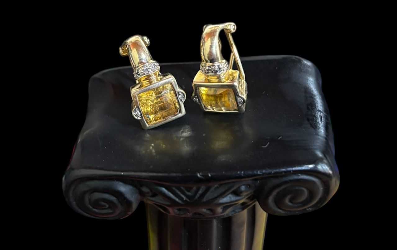 Precio 270 000,00   Aretes cuadrados gema amarilla con diamante 6.85g 14k