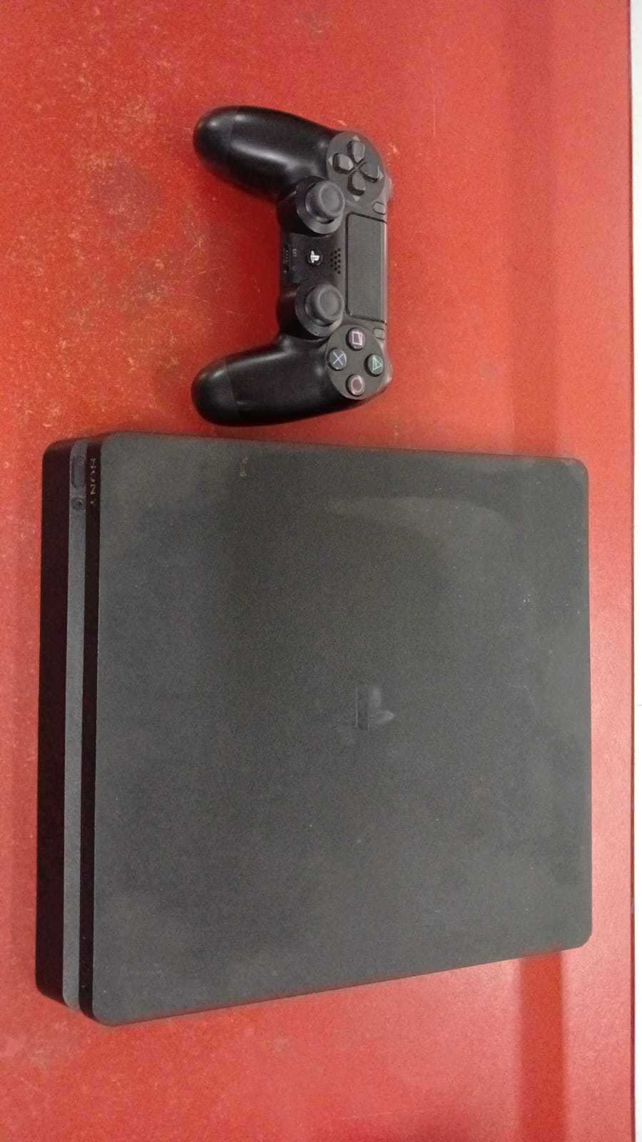 Precio 90 000,00 Sony PS4 Consola de Play Station 4 Slim 1TB con un control y cable de carga control  cable de poder y HDMI