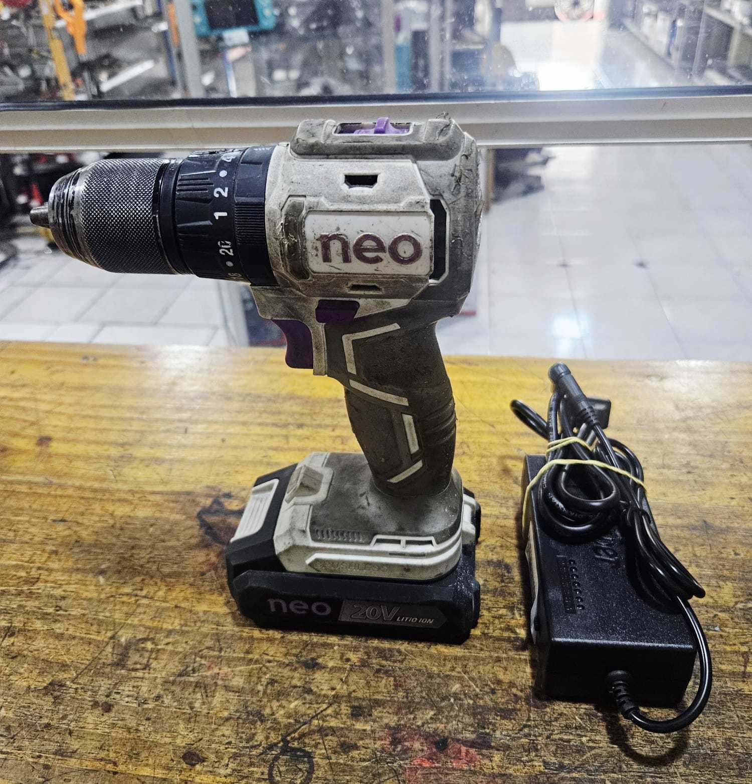 Precio 45 000,00 neo brushless Taladro inalambrico con 1 bateria 20v con cargador sin carbones