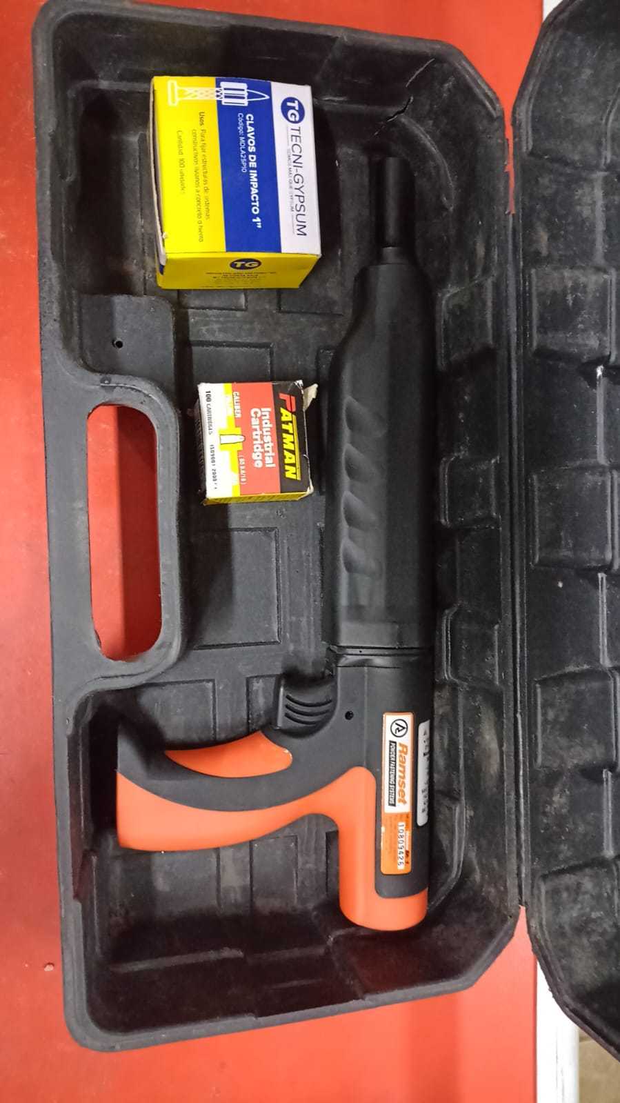 Precio 70 000,00 Ramset  pistola de impacto calibre 22 con clavos y cartucho