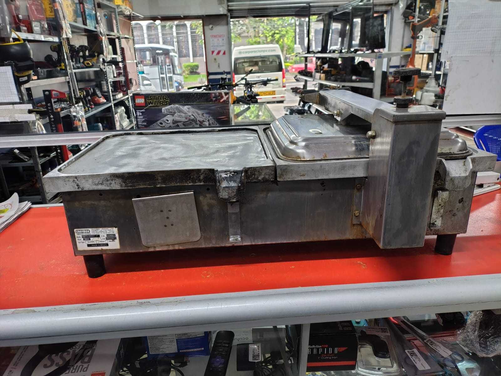 Precio 90 000,00 CROYDON SACG G00001A7 Sandwichera industrial Croydon a gas