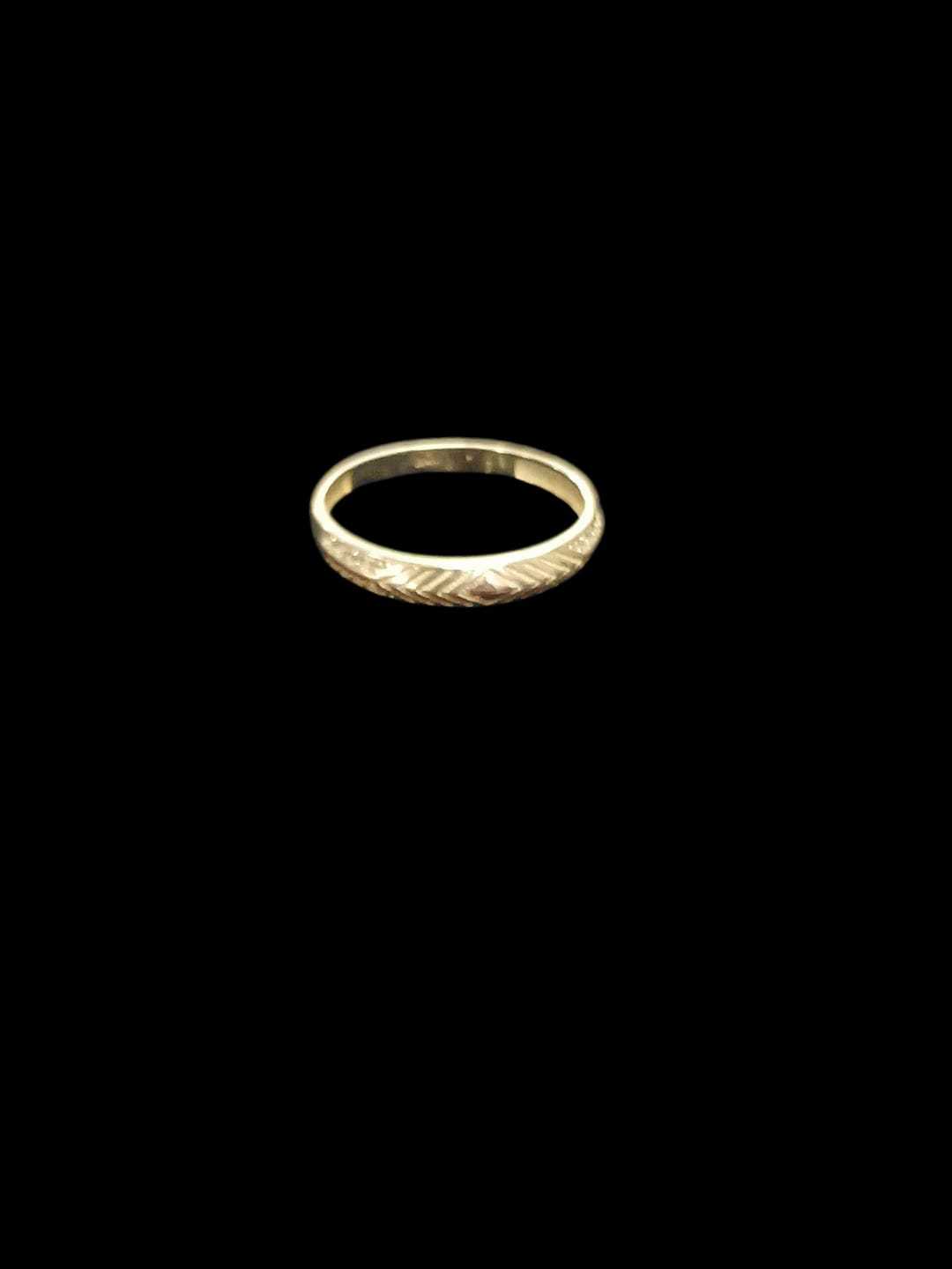 Precio 43 500,00   anillo grande torcido talla 14