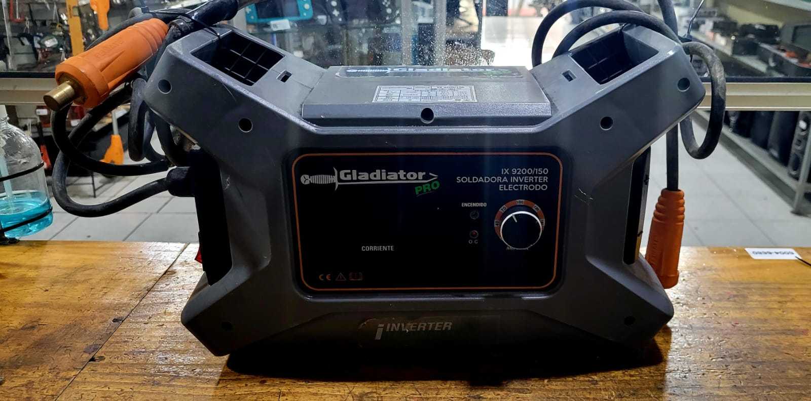 Precio 70 000,00 gladiador  Inversora con sus cables 110v -220v 200amp