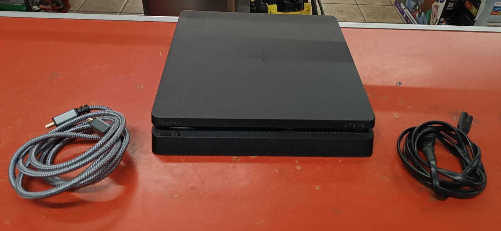 Precio 75 000,00 sony ps4 Play Station 4 con cables sin control