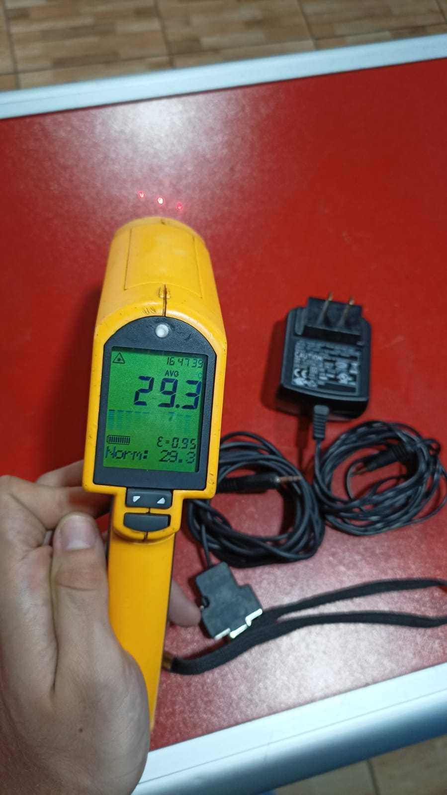 Precio 45 000,00 FLUKE  TERMOMETRO FLUKE 574 CON CABLES