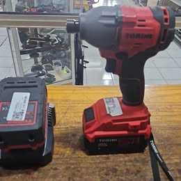 Precio 110 000,00 torini  Atornilladora inalámbrica con 2 baterías 20v 4 amperios en estuche
