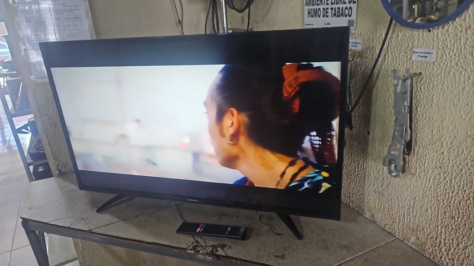 Precio 70 000,00 westinghouse  Pantalla smartv con control 40 pulgadas