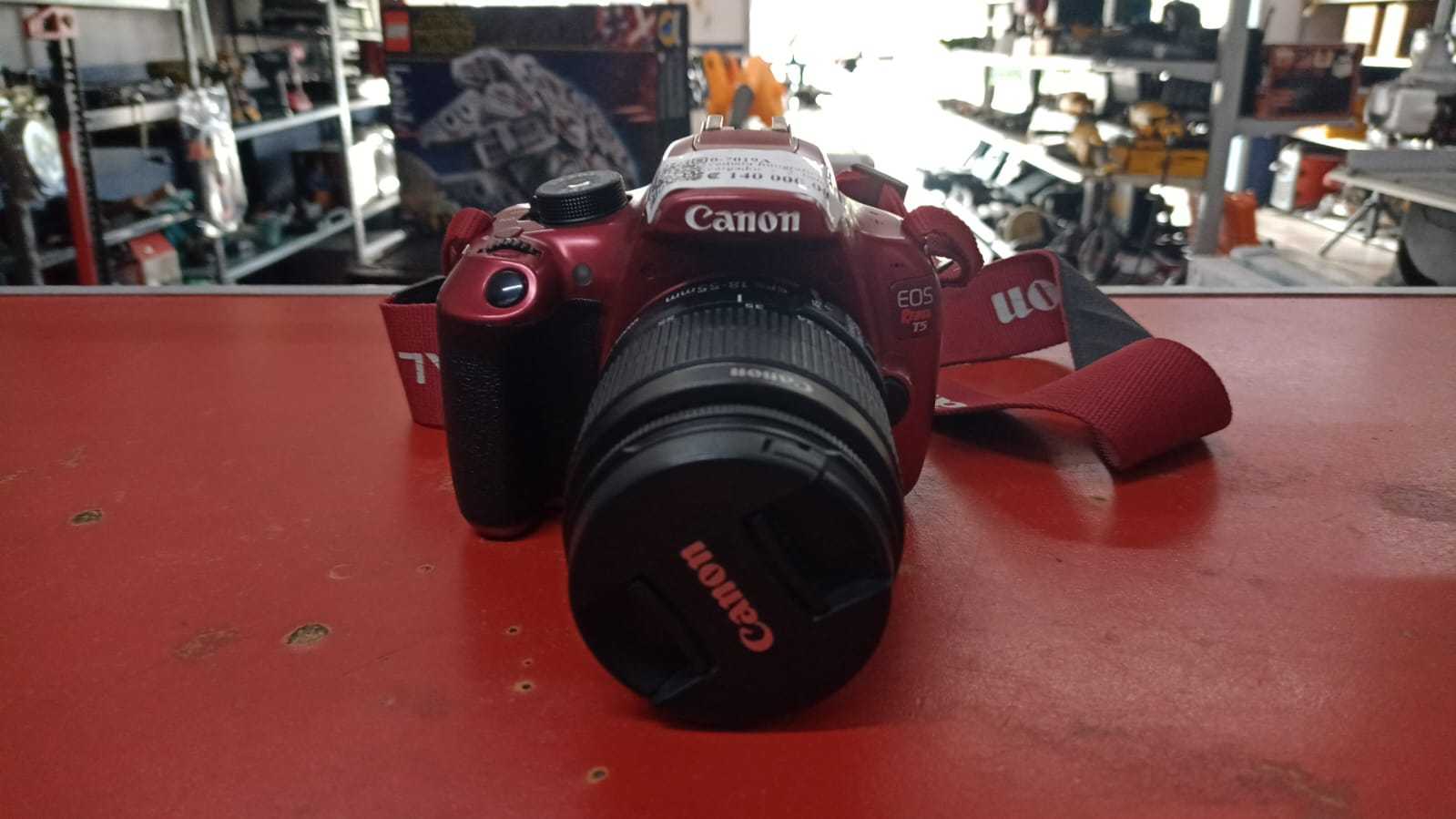 Precio 140 000,00 canon t5 camara fotografica con cargador y 2 baterias  estuche