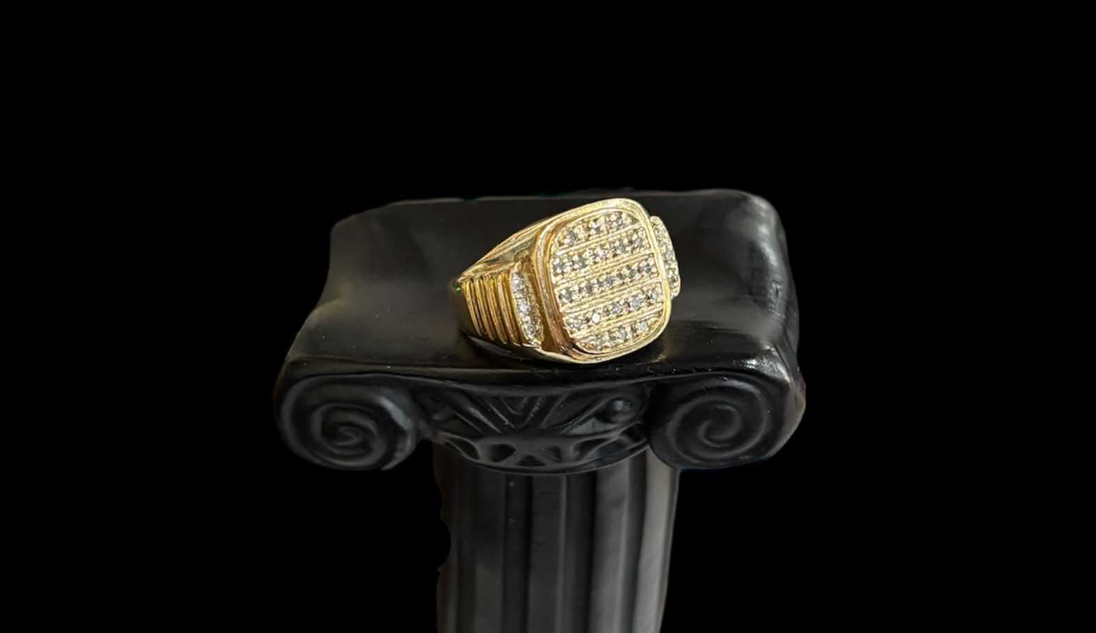 Precio 205 000,00   Anillo ovalado talla 9.5 8.03g 10k