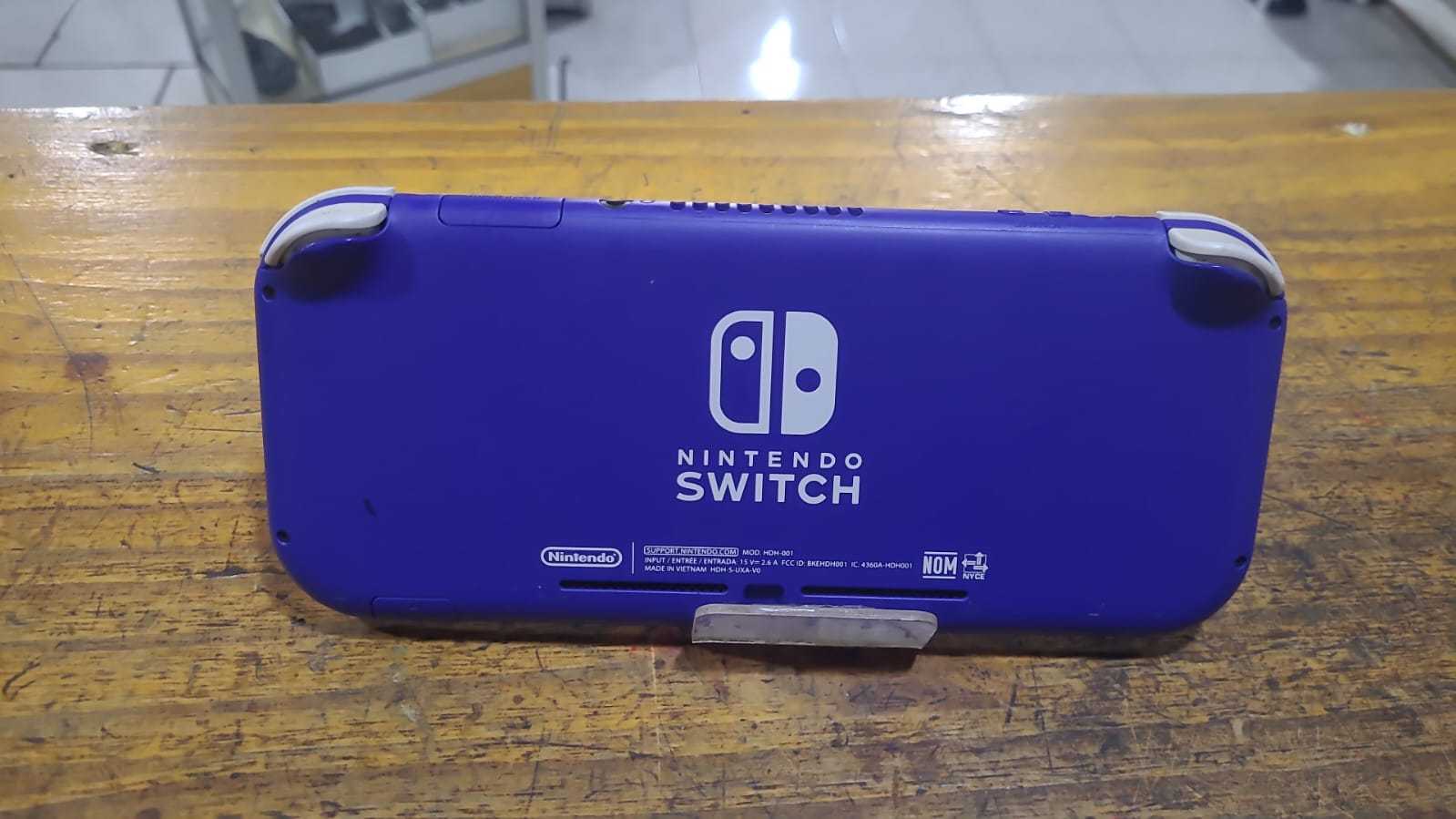 Precio 70 000,00 Nintendo switch lite Consola con cargador