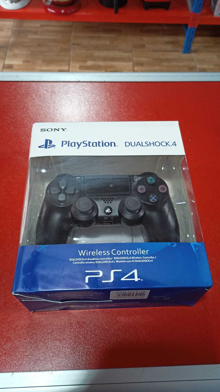 Precio 17 000,00 generico  CONTROL PS4 TRIPLE A