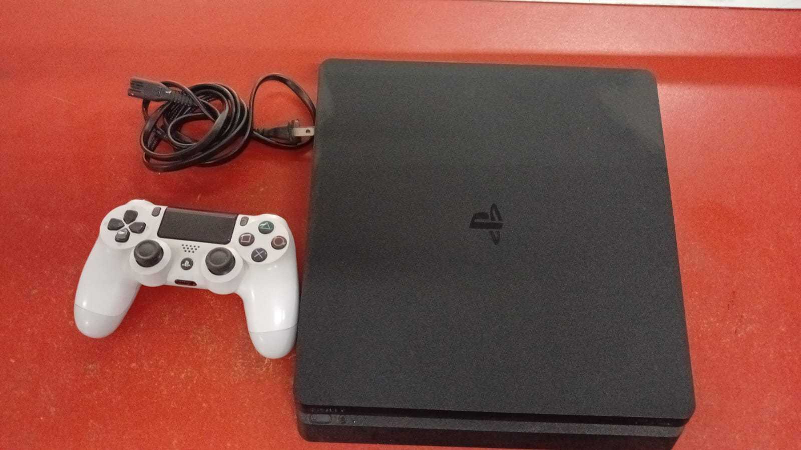 Precio 90 000,00 sony PS4 Consola de Play Station 4 Slim 1tb con control y cable de poder