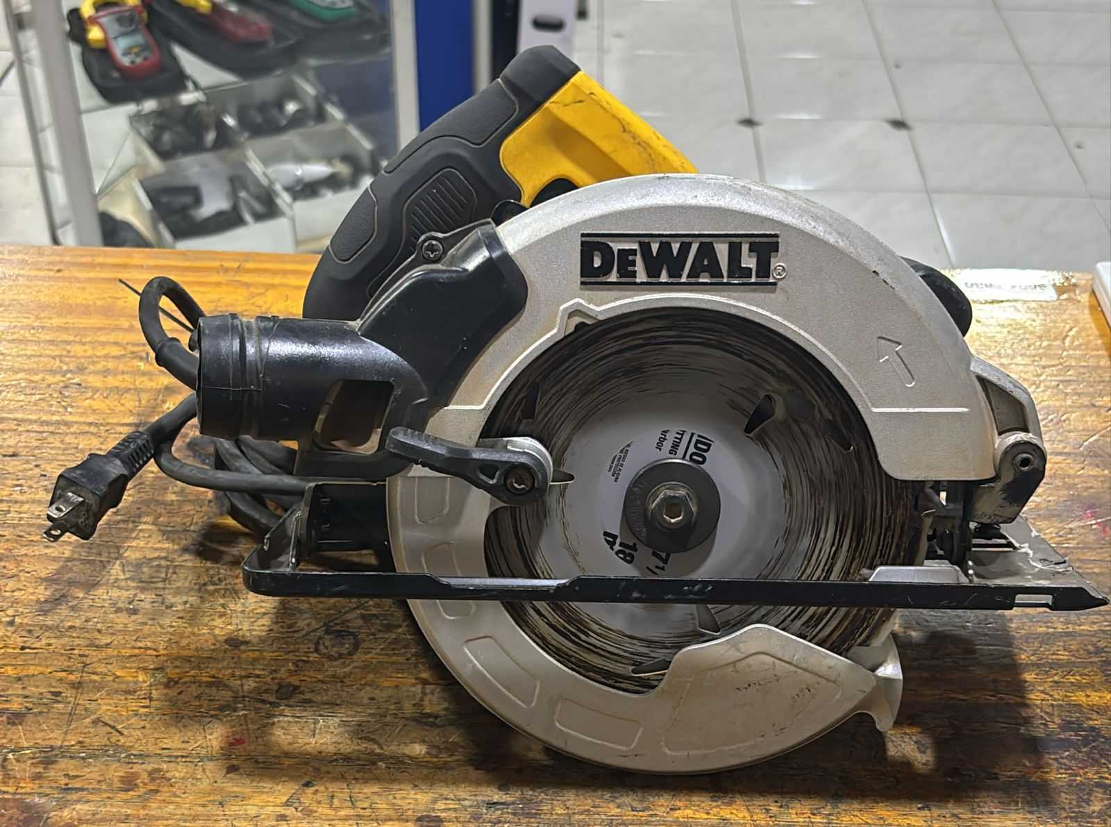 Precio 75 000,00 dewalt dwe5615-b3 Sierra circular 1500w
