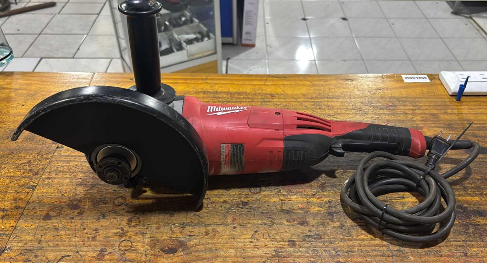Precio 100 000,00 milwaukee 6087-30 Esmeriladora 9 pulgadas