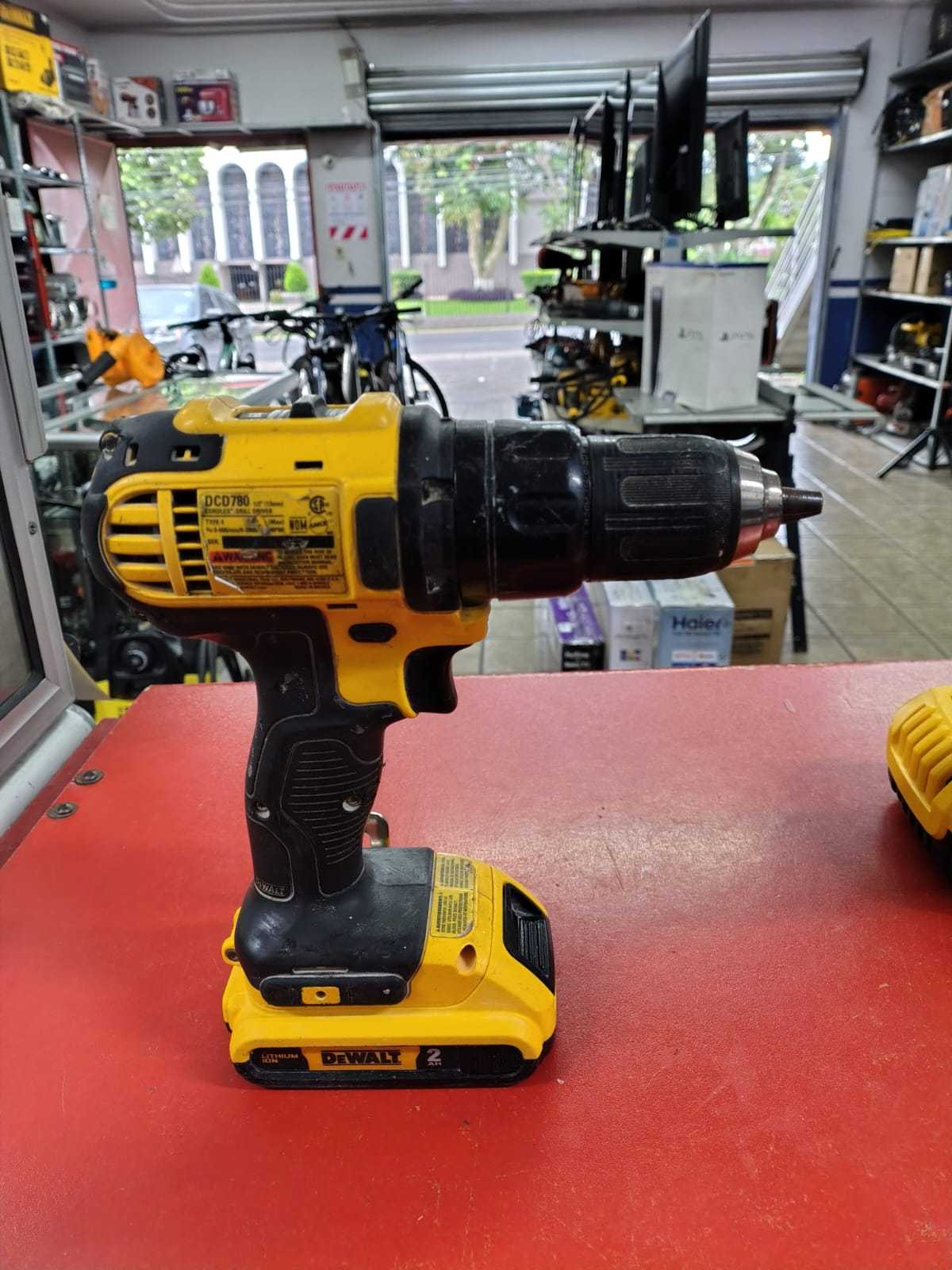 Precio 80 000,00 Dewalt Dcd780 Taladro Inalambrico Dewalt Dcd780 con bateria y cargador