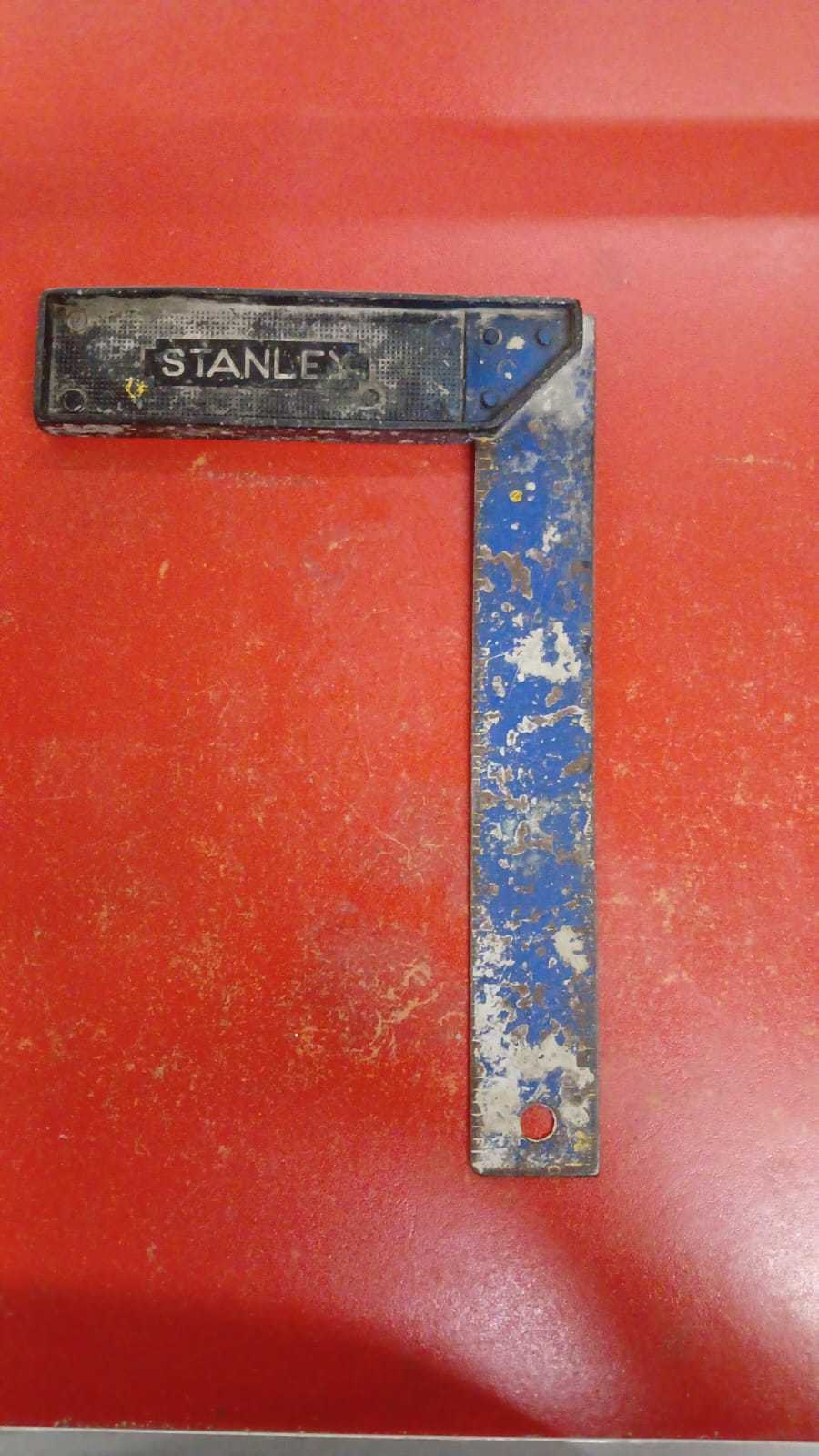 Precio 2 800,00 stanley  escuadra  10 pulgadas