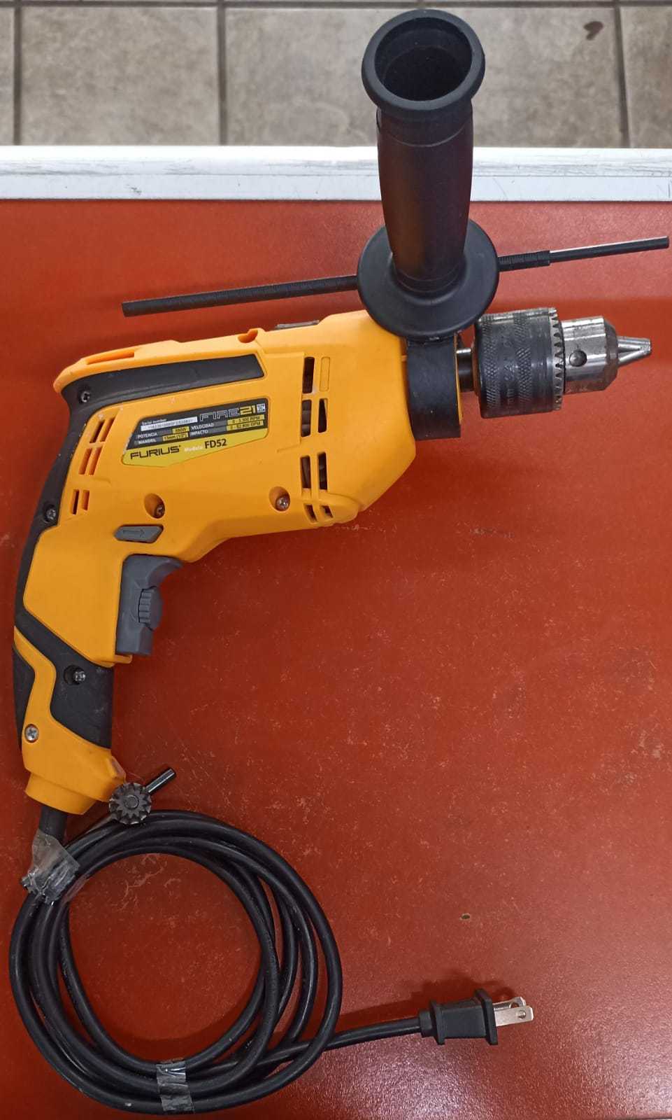 Precio 20 000,00 Furius FD52 Taladro percutor de 550w con puño y llave