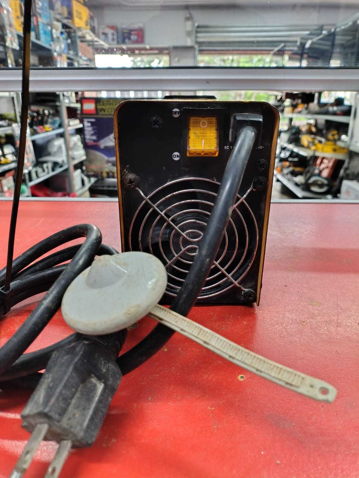 Precio 65 000,00 ingco umma20051 Inversor soldador INGCO umma20051 110 220V 200A