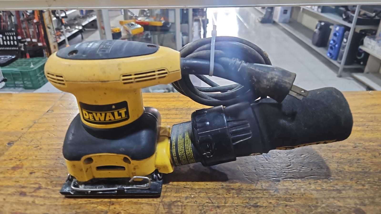 Precio 30 000,00 dewalt  Lijadora electrica de vibracion para madera