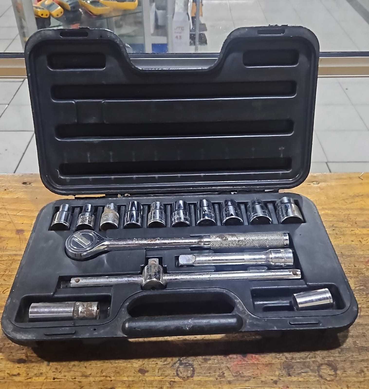 Precio 22 000,00 stanley  Juego de ratchet y cubos 1.5   15 piezas