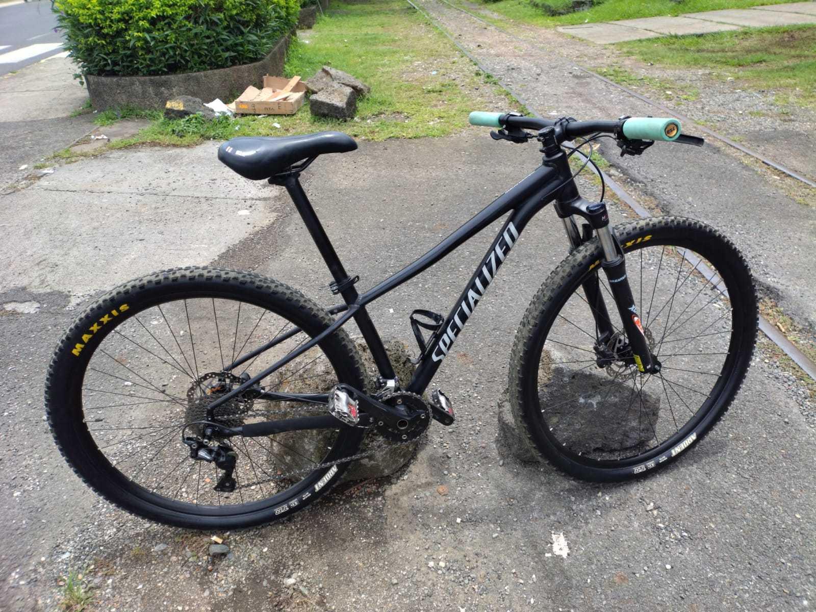 Precio 210 000,00 SPECIALIZED rockhopper Bicicleta 29 SPECIALIZED 2x10 con sistema bloqueo suspencion