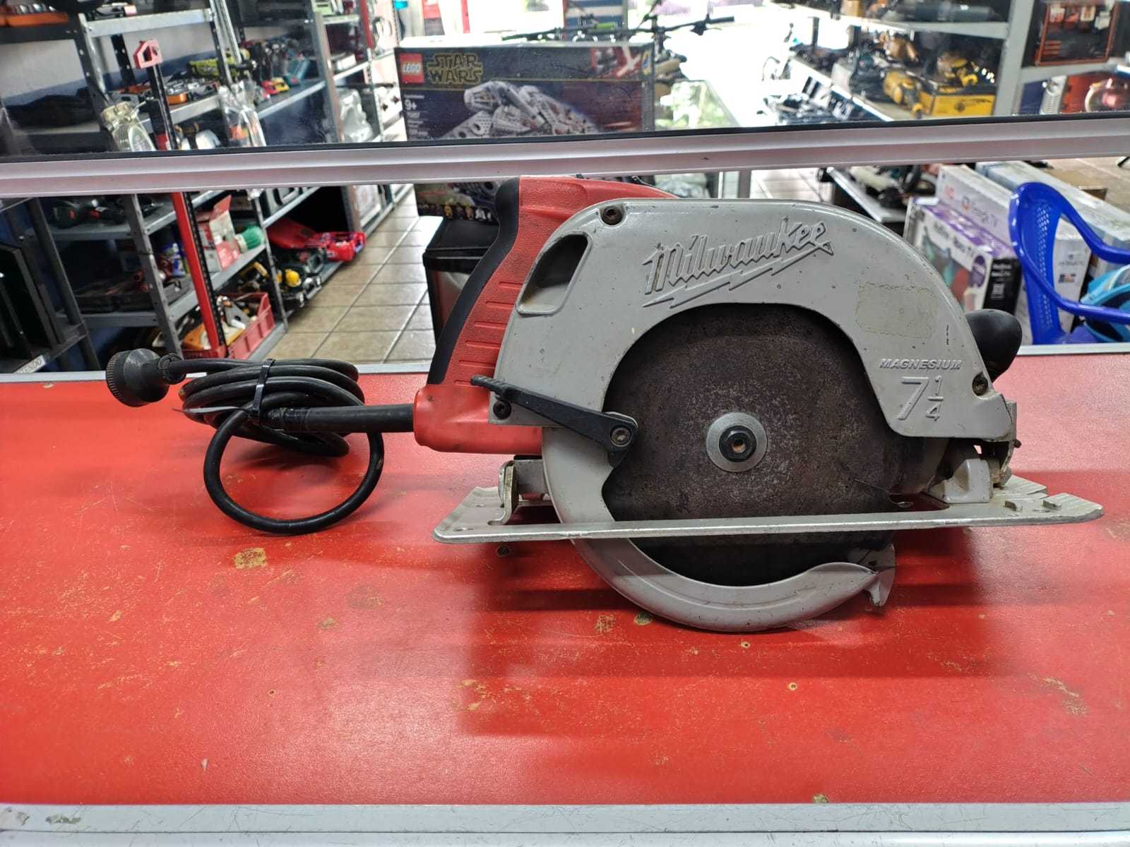 Precio 75 000,00 Milwaukee 6390-20 sierra patin   7 14  en estuche