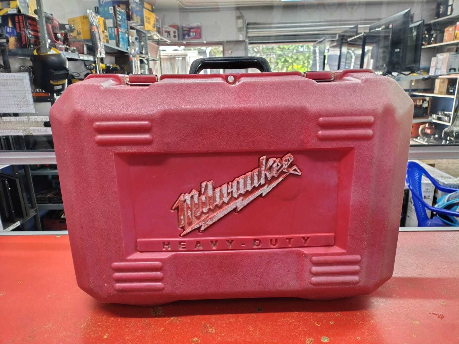 Precio 75 000,00 Milwaukee 6390-20 sierra patin   7 14  en estuche