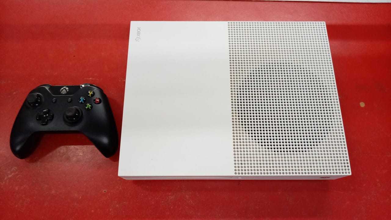Precio 80 000,00 microsoft xbox one s xbox  360GB  cable HDMI  cable de poder y control  analogo derecho del control con pequeño drift
