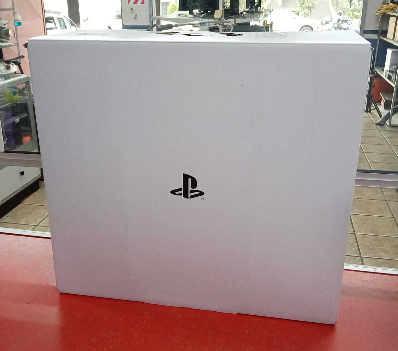 Precio 200 000,00 sony fat disco consola de ps5 en caja  disco control y cables