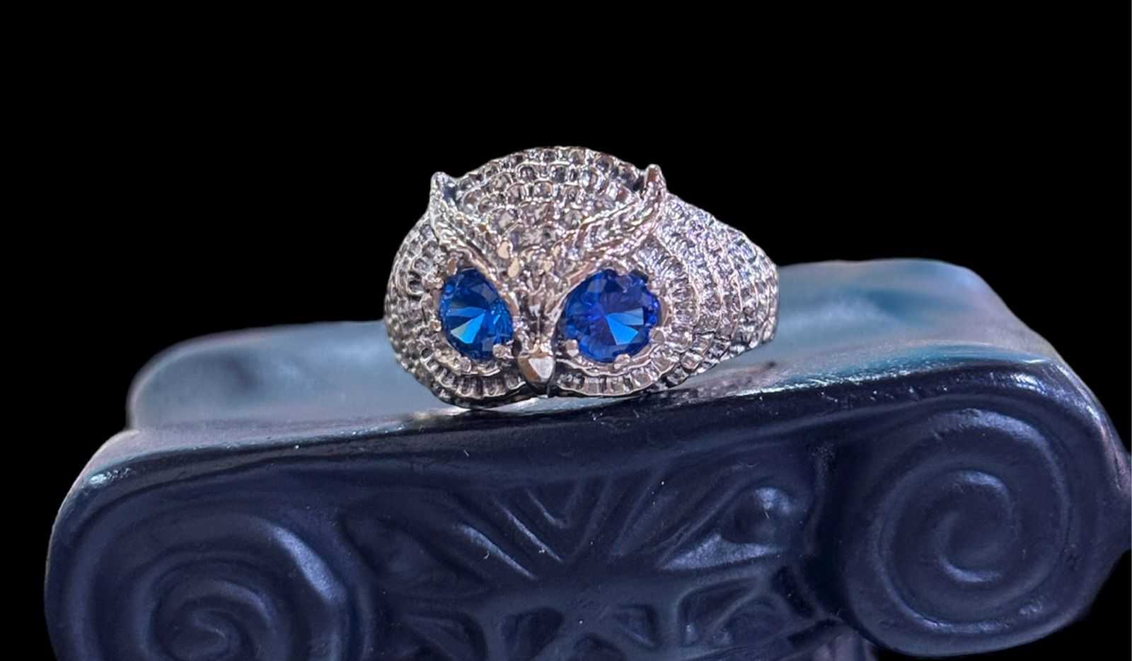 Precio 146 000,00   Anillo buho azul talla 9 5.3g 10k