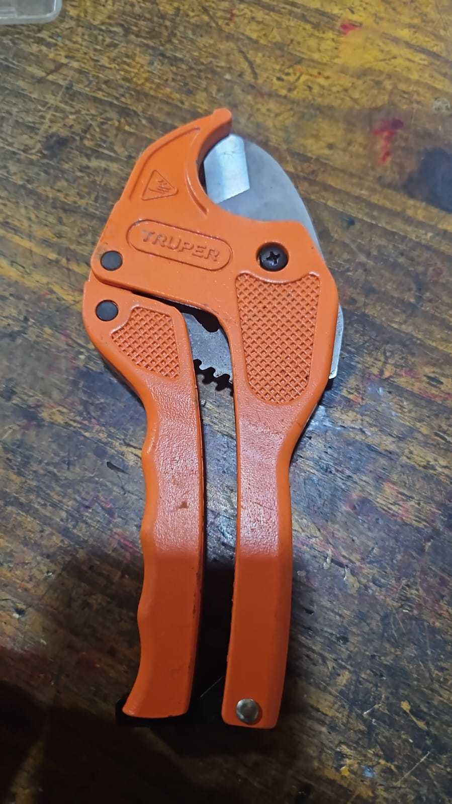 Precio 2 500,00 truper  Corta tubo