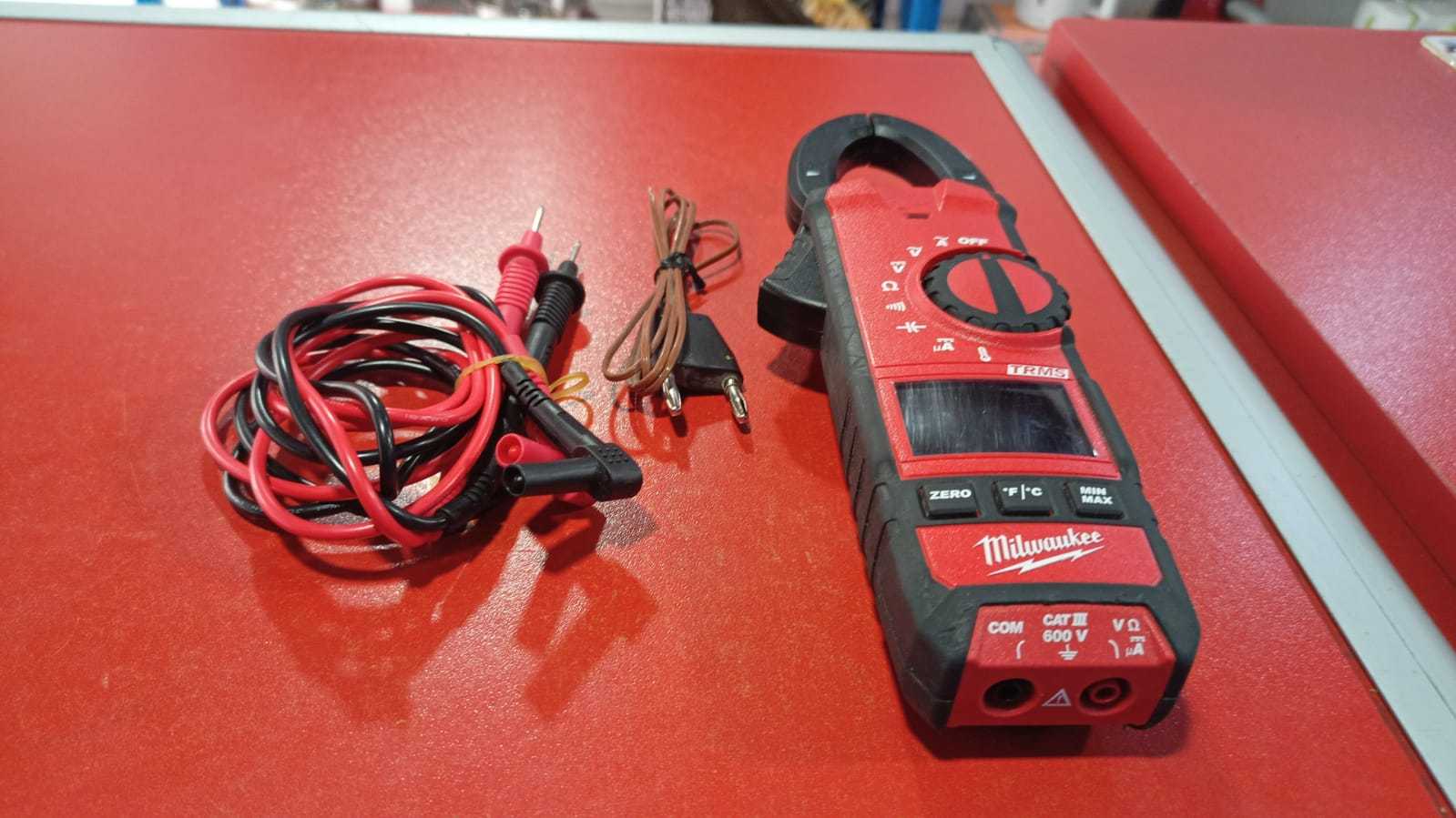 Precio 65 000,00 MILWAUKEE  TESTER Milwaukee 2236-20 para HVACR CON PINZAS Y CABLE MEDIR TEMPERATURA