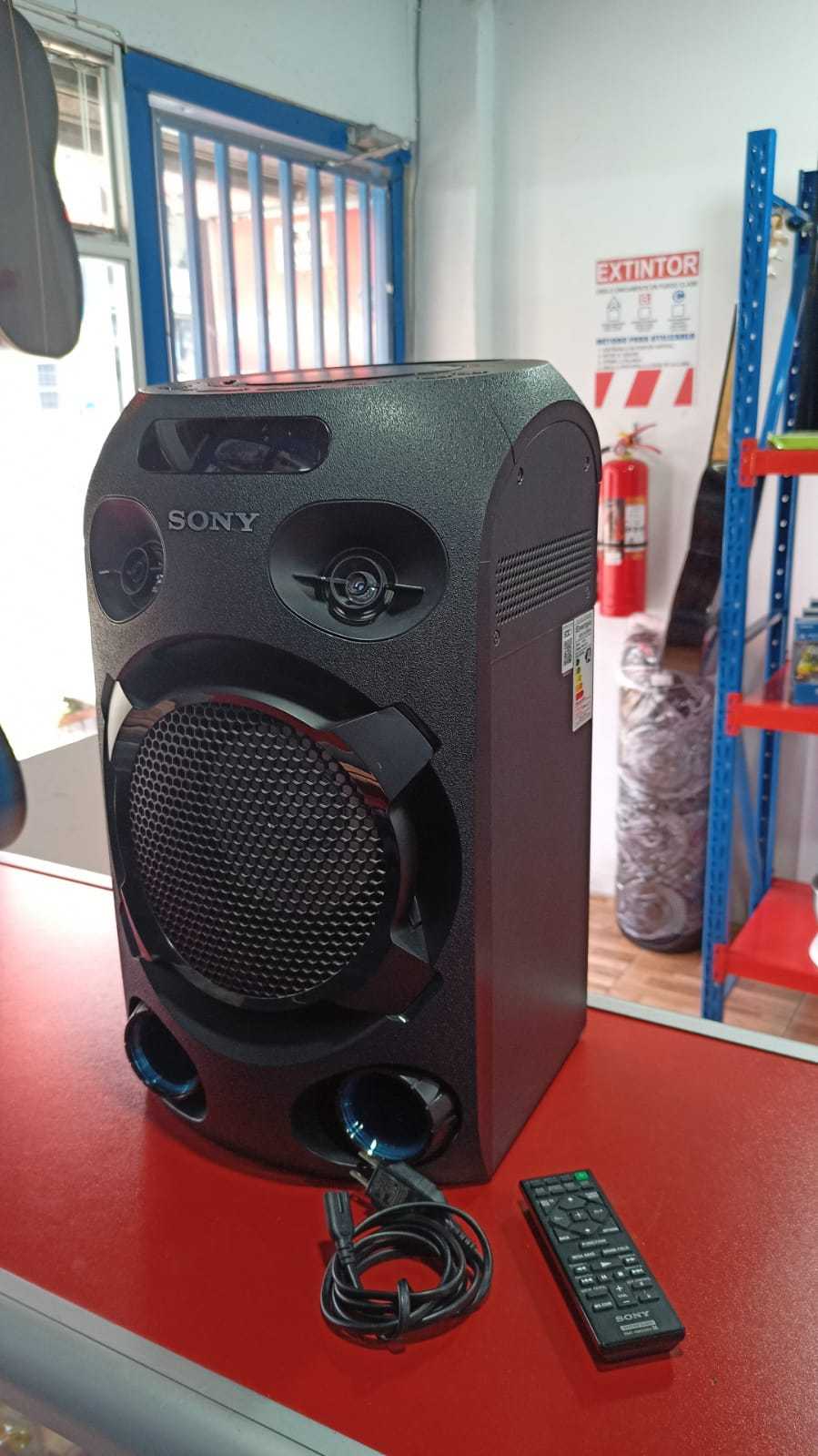 Precio 110 000,00 sony v02 Minicomponente Sony V02 0.5 W Bluetooth con cable AC y control