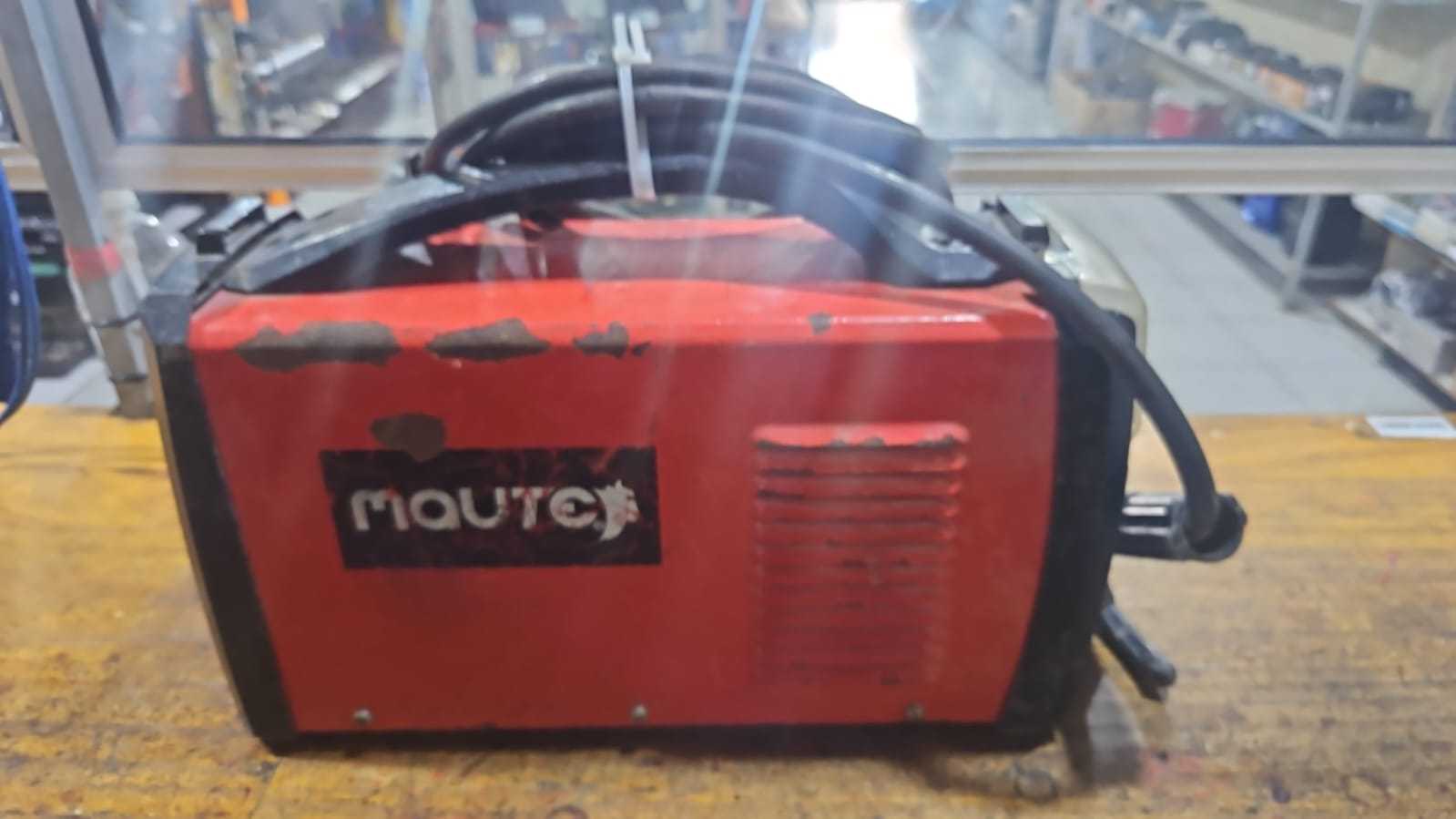 Precio 60 000,00 maute  Inversora 110v -220v con sus cables