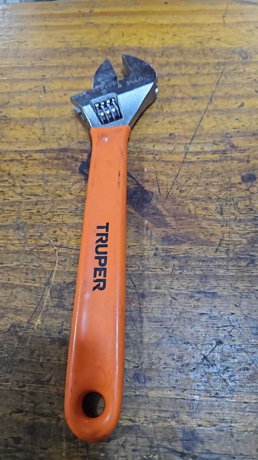 Precio 8 000,00 truper  Llave francesa 12