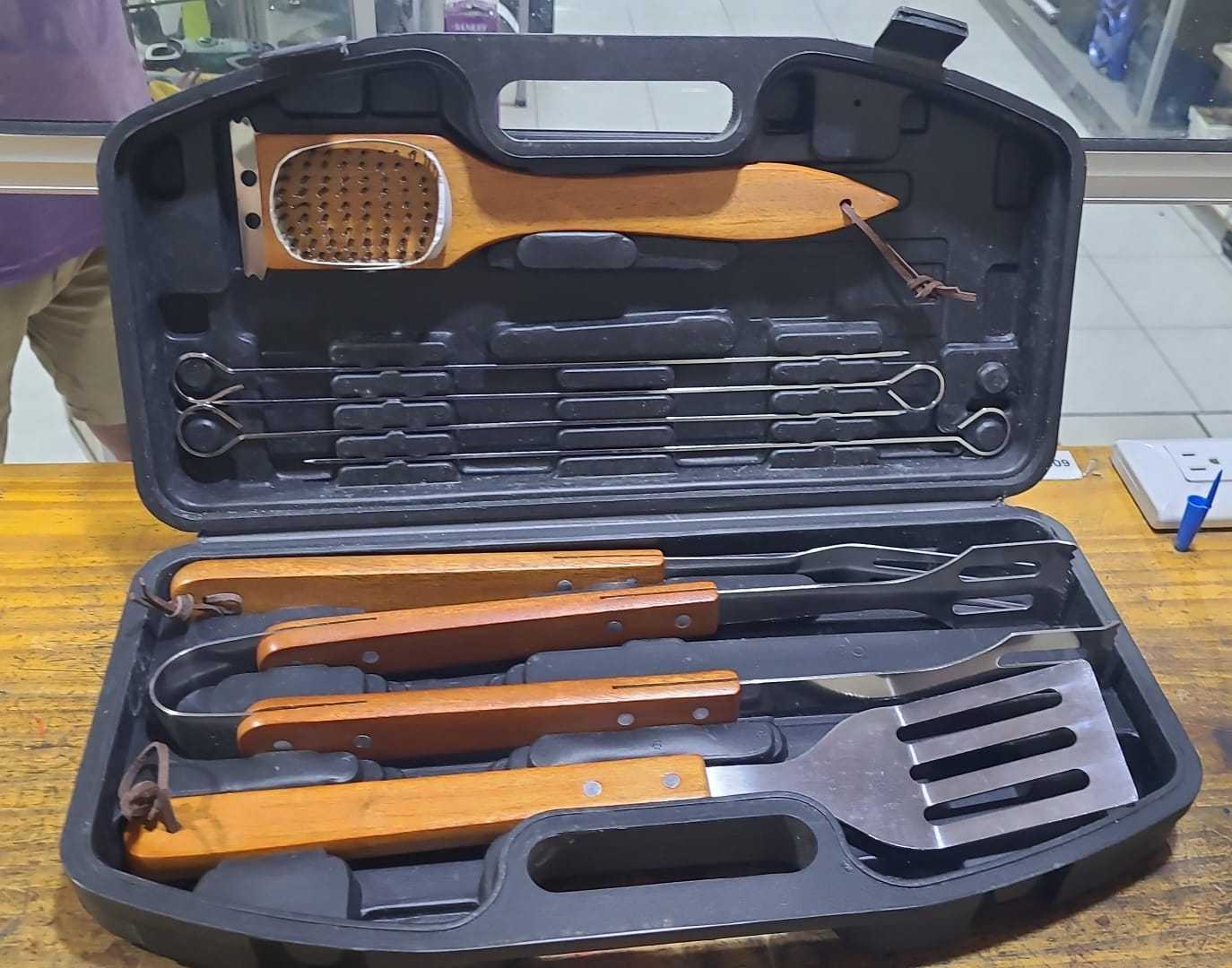 Precio 4 500,00 nd  Set parrillero 10 piezas