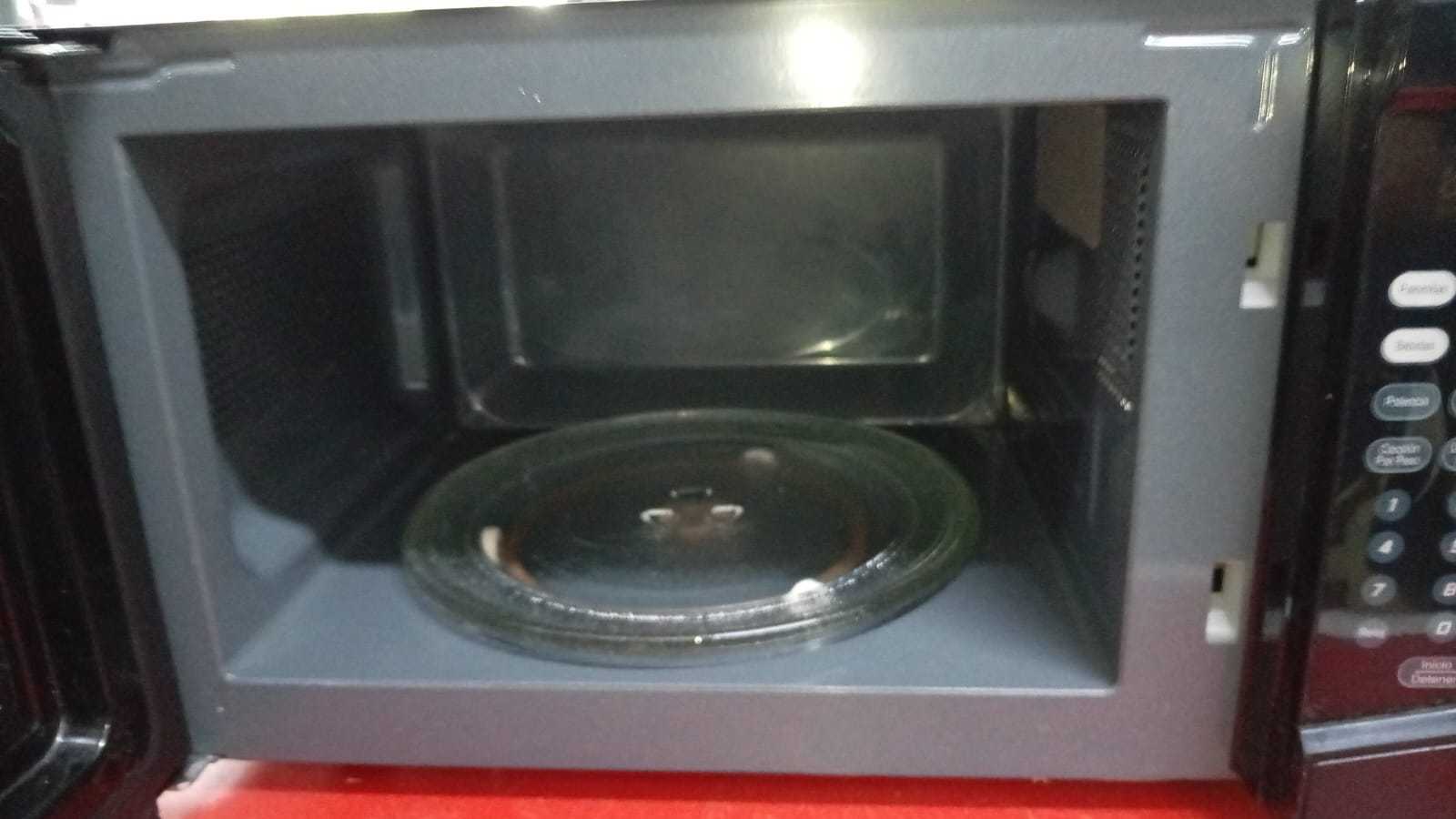 Precio 50 000,00 oster ogke2702 microondas  700w