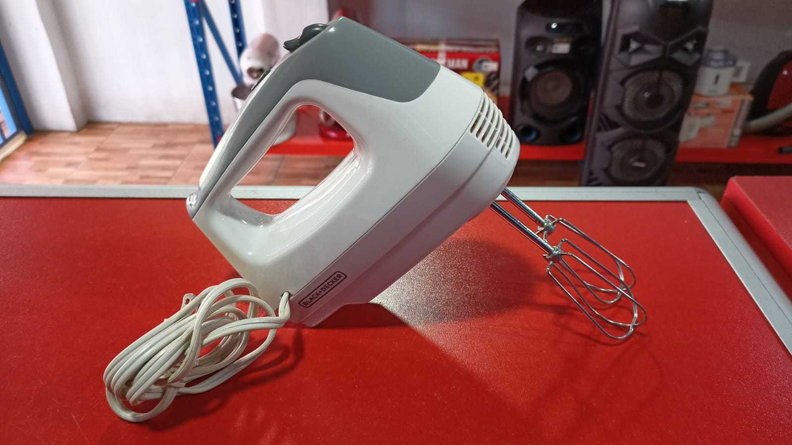 Precio 10 000,00 BLACK & DECKER  BATIDORA DE MANO BLACK & DECKER