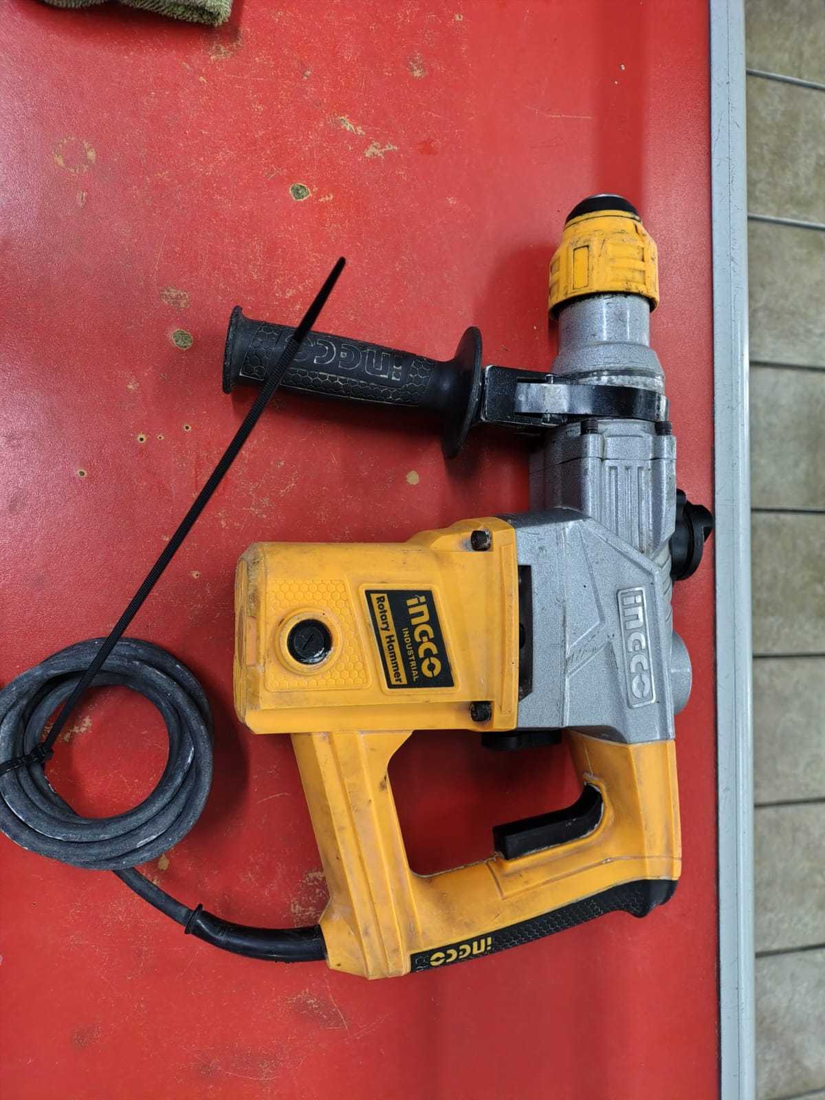 Precio 55 000,00 INGCO URH10508 Taladro Rotomartillo 1050w INGCO URH10508 con dos puntas en maleta rigida