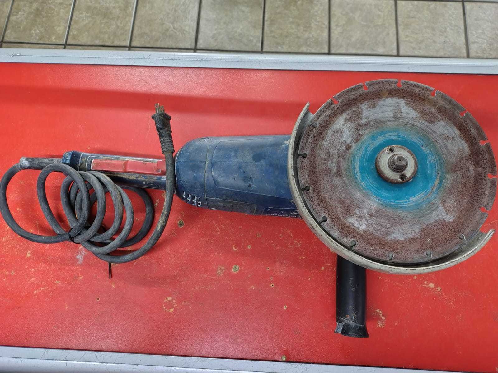 Precio 100 000,00 BOSCH GWS 2200 230 Esmeriladora de 9 pulgadas BOSCH de 2200 watts con puño y protector