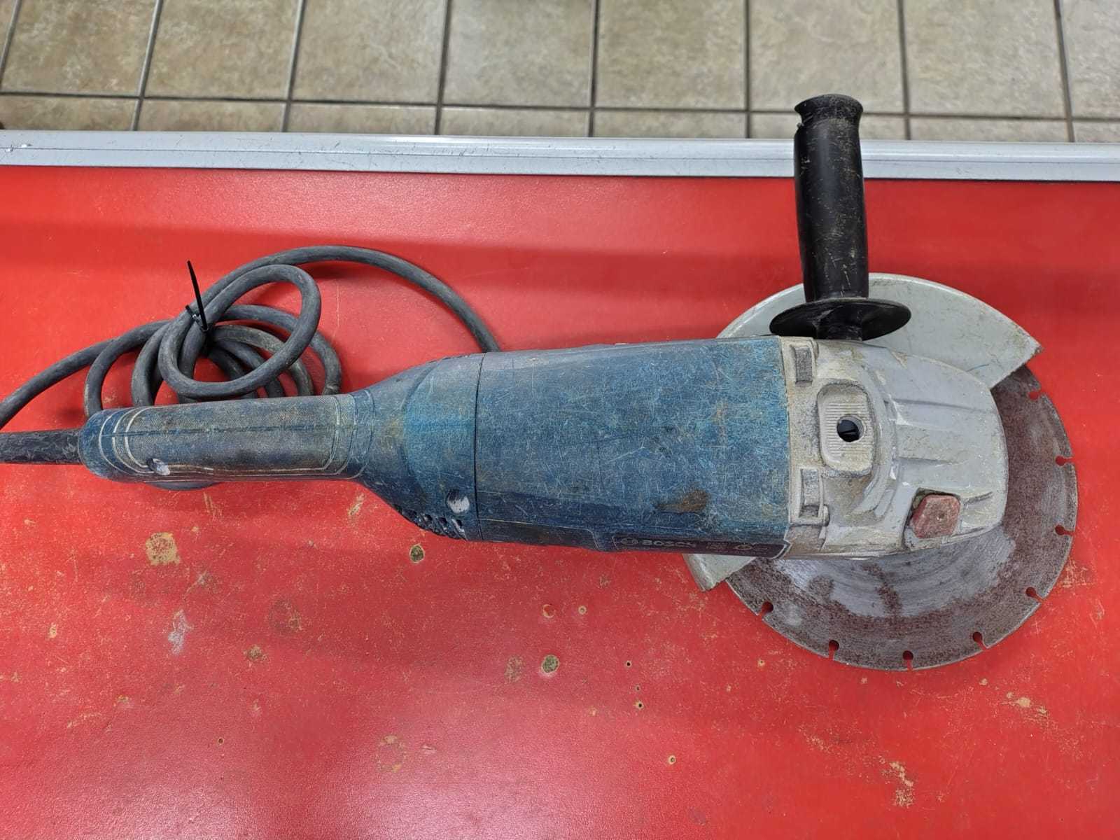 Precio 100 000,00 BOSCH GWS 2200 230 Esmeriladora de 9 pulgadas BOSCH de 2200 watts con puño y protector