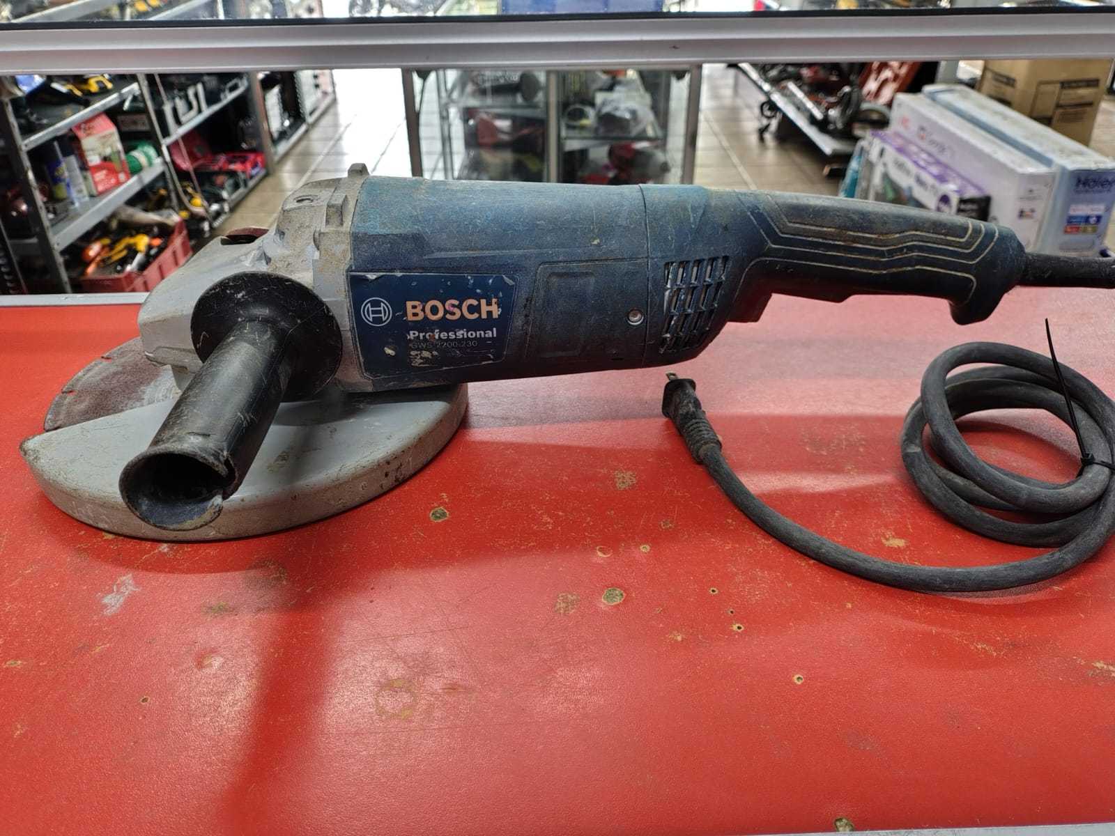 Precio 100 000,00 BOSCH GWS 2200 230 Esmeriladora de 9 pulgadas BOSCH de 2200 watts con puño y protector
