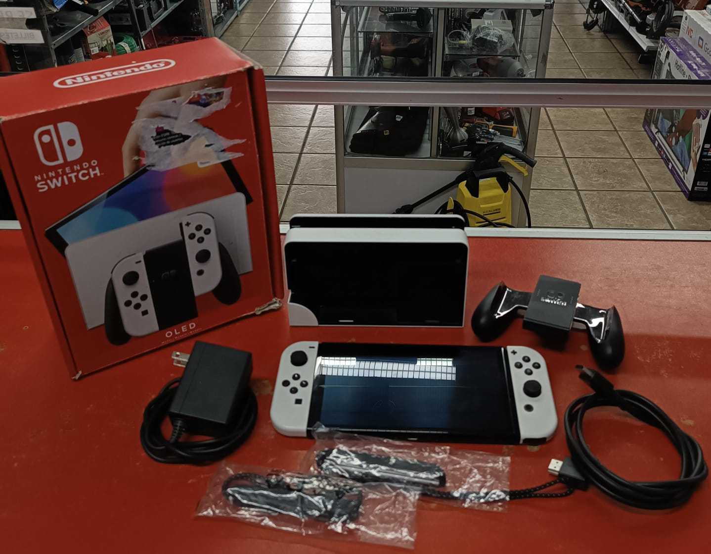 Precio 135 000,00 Nintendo Switch Oled Nintendo con accesorios, cable de carga, HDMI, joystick, joycons, base dock y controles nuevo en caja