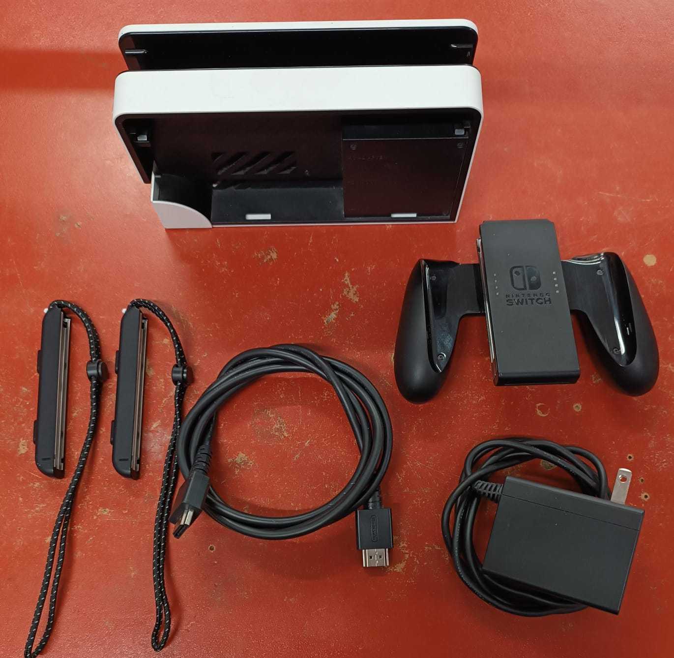 Precio 135 000,00 Nintendo Switch Oled Nintendo con accesorios, cable de carga, HDMI, joystick, joycons, base dock y controles nuevo en caja