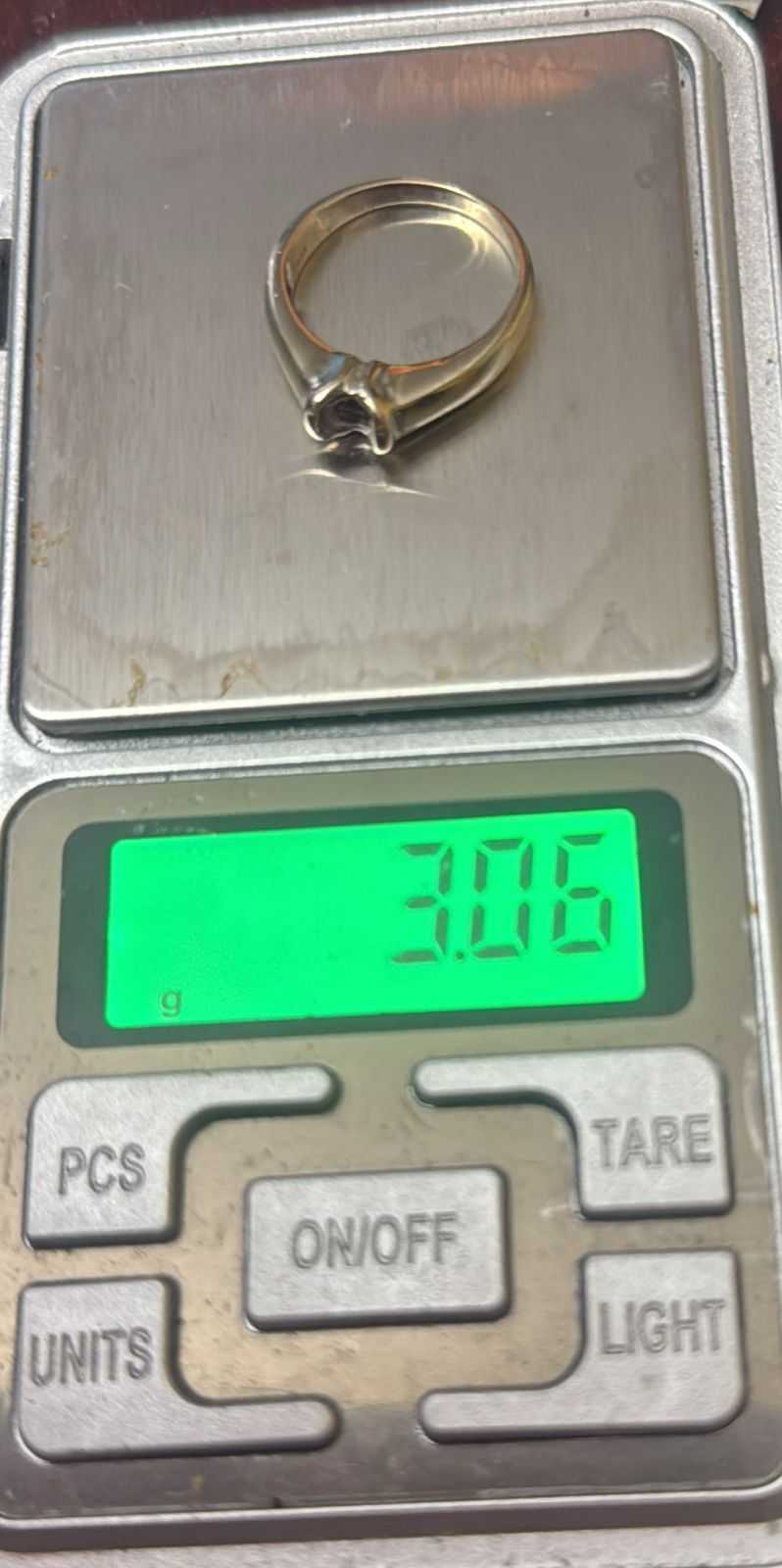 Precio 76 500,00   Anillo oro blanco zirconia talla 6 3.27g 10k