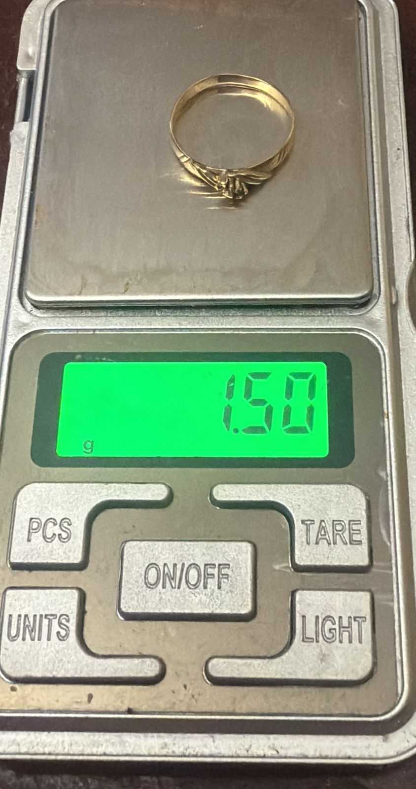 Precio 37 500,00   Anillo con 2zirconias  talla 7 y medio